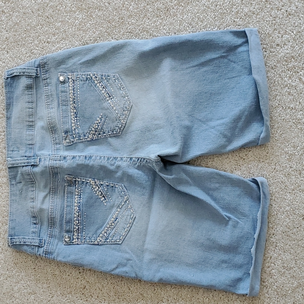 Shorts - Picture 2 of 5